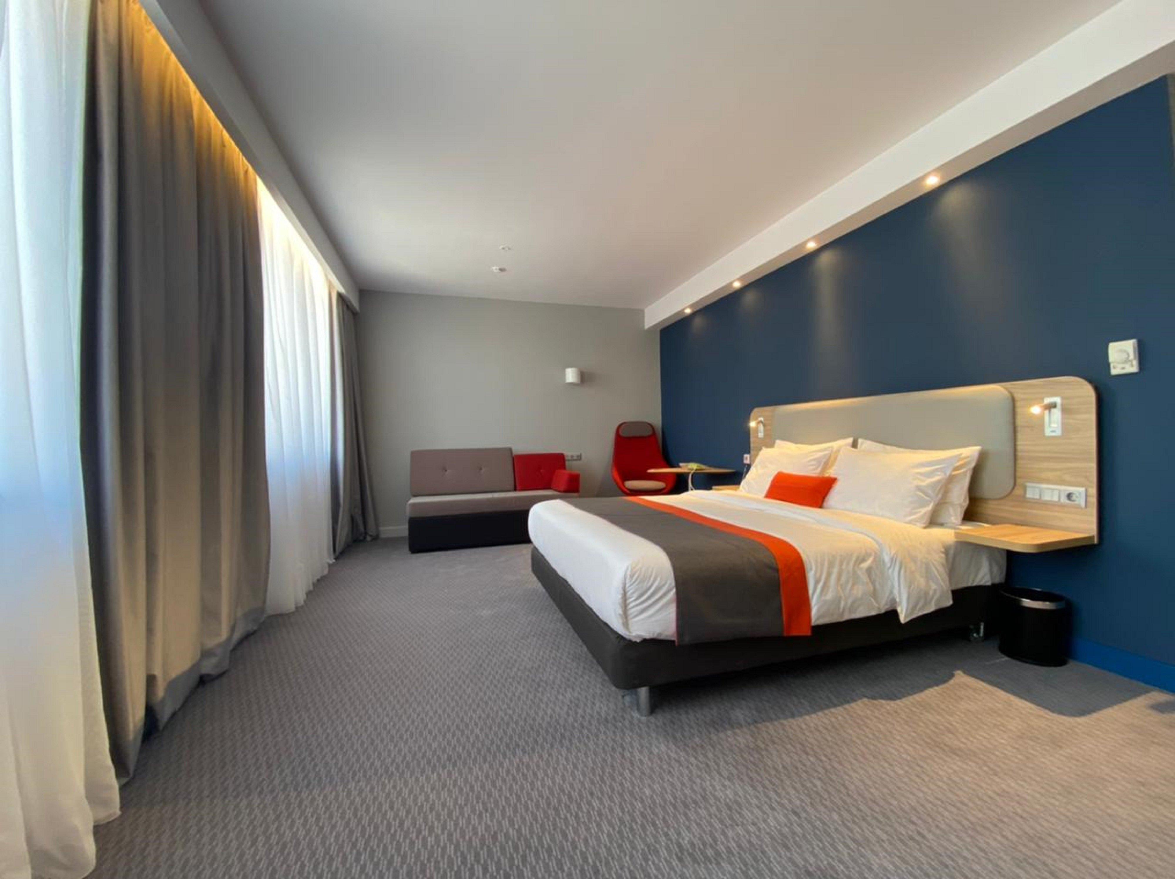 Holiday Inn Express - Almaty By Ihg Exterior photo