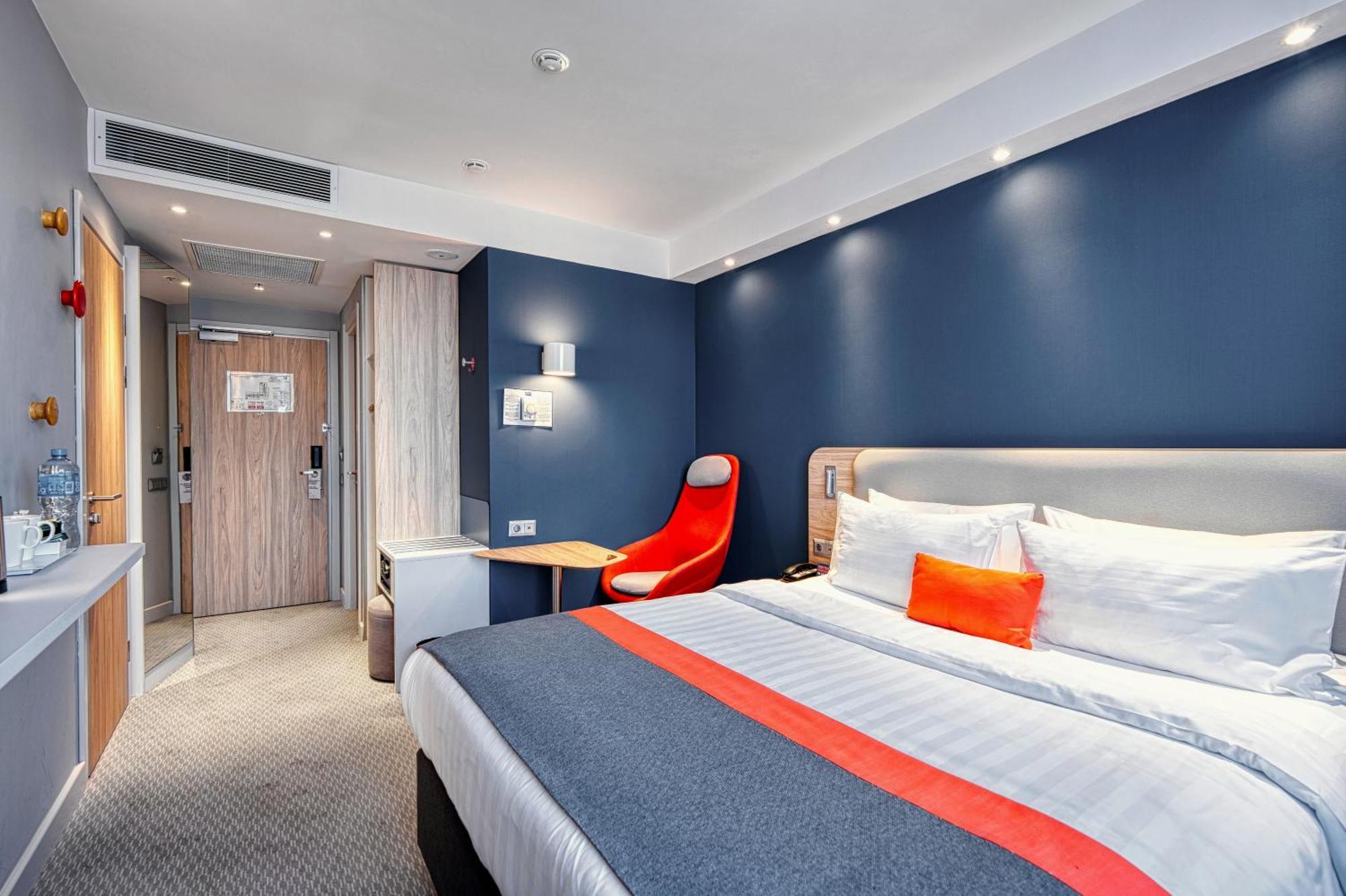 Holiday Inn Express - Almaty By Ihg Exterior photo
