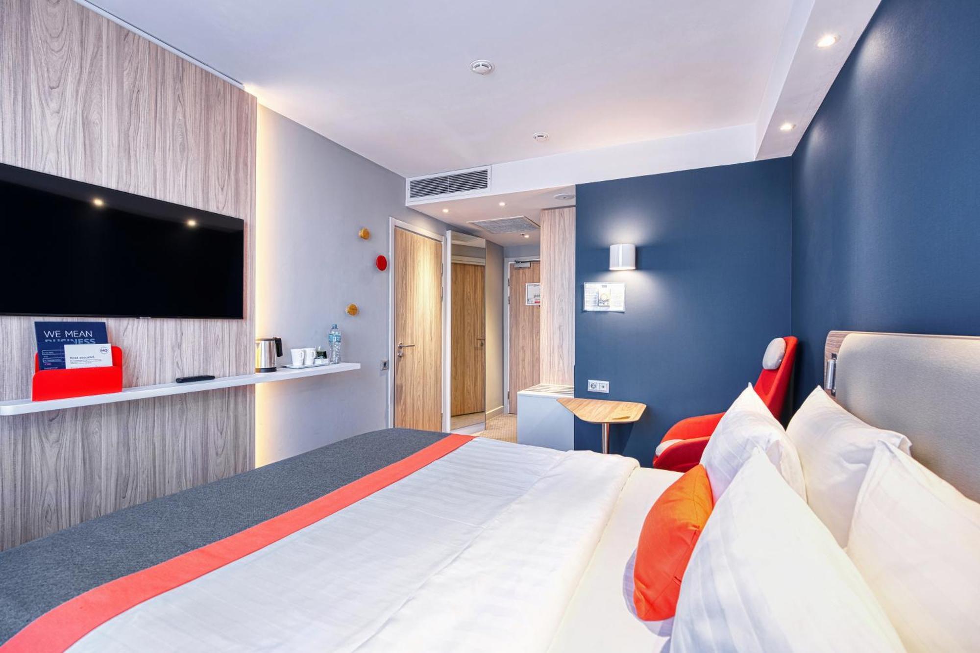 Holiday Inn Express - Almaty By Ihg Exterior photo